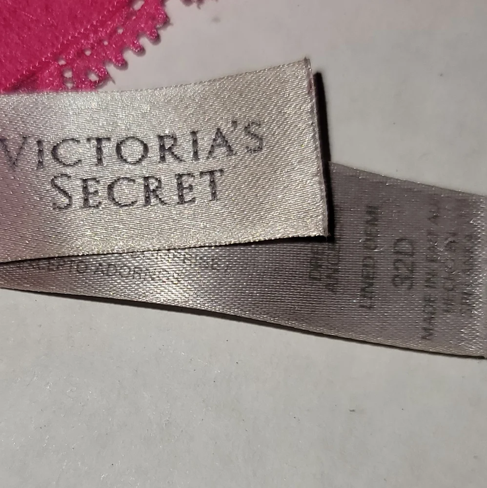 Victorias secret hot pink 32D Bra padded underwire VS Lace Bow
